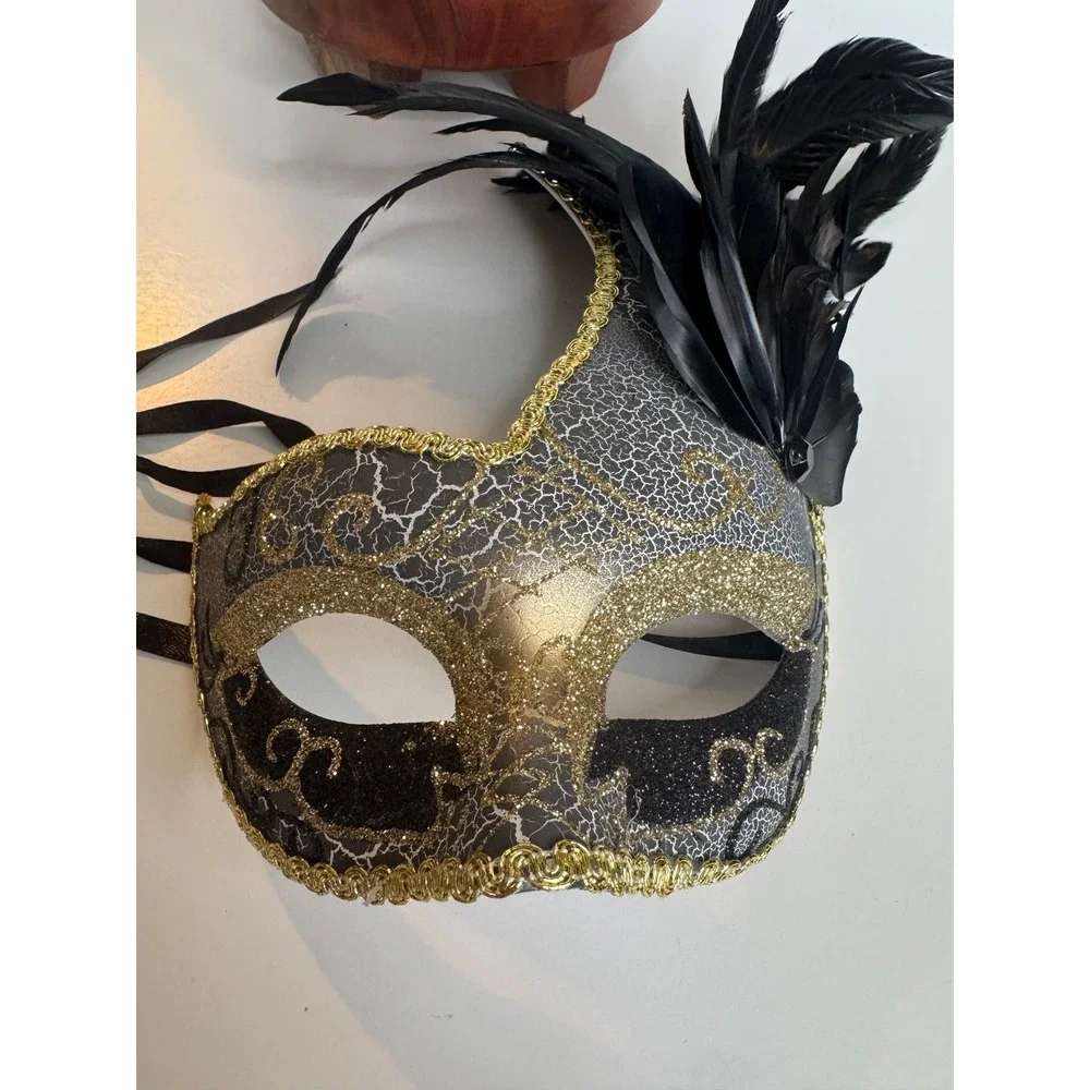 Black Gold Mardi Gras Masquerade Mask Feather Venetian‎ Style Costume Mask